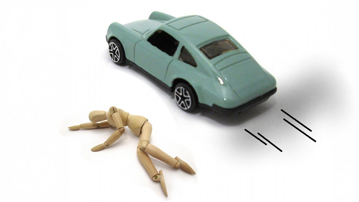 車外で倒れているイメージ