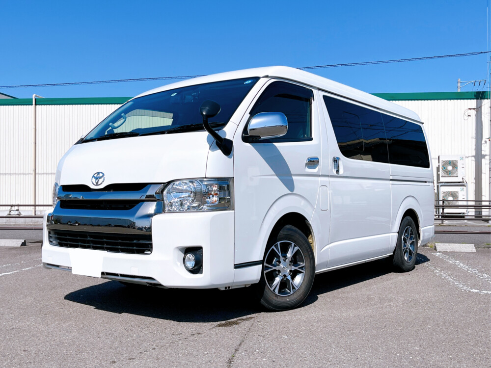 ミドルクラス(ハイエースベースのバンコン)