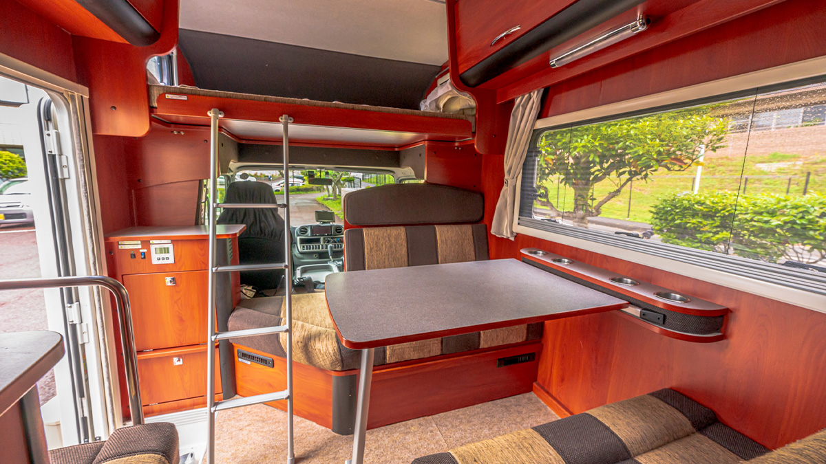 キャンピングカーの内装